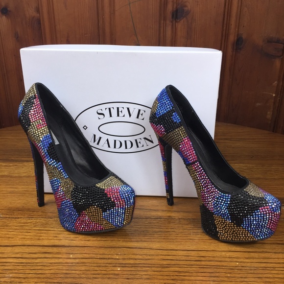 Steve Madden Dyvinal Camoflage Platform Heels - Picture 2 of 6